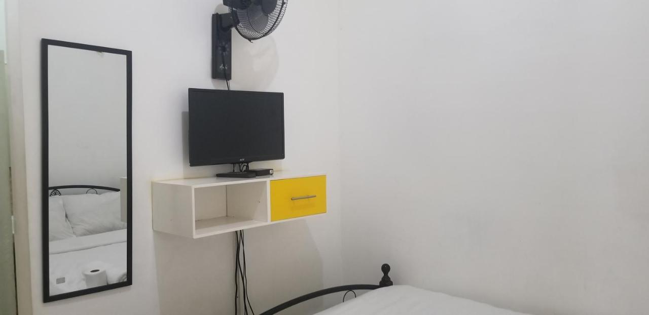 Innsite Room Rentals Manila Ngoại thất bức ảnh